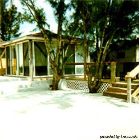 Cookie House Hotel Arthur's Town Exterior photo